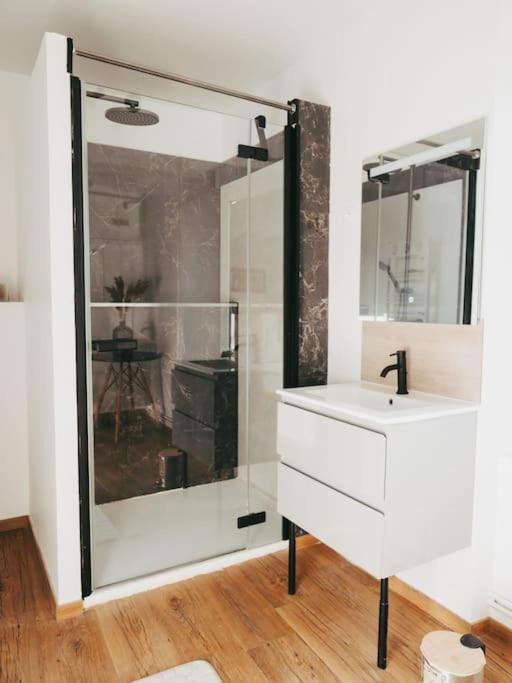 Appartement Avec Patio Saint Anne-dʼAuray Eksteriør bilde