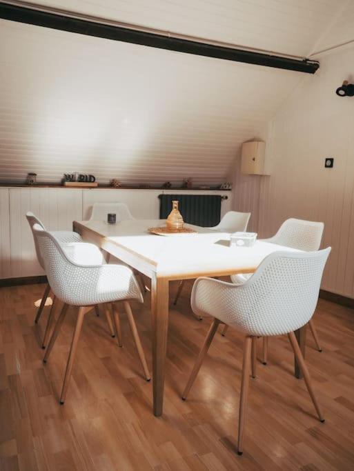 Appartement Avec Patio Saint Anne-dʼAuray Eksteriør bilde